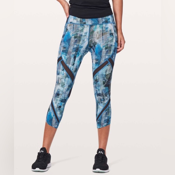 Lululemon Women’s Blue Abstract Mesh Panel Crop Leggings Size 10 - Picture 5 of 16